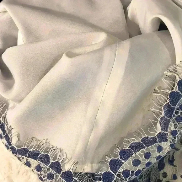 French Connection Juniors Size 2 Pin Up Blue White Lace Dress Cold shoulder S/S - Picture 6 of 6